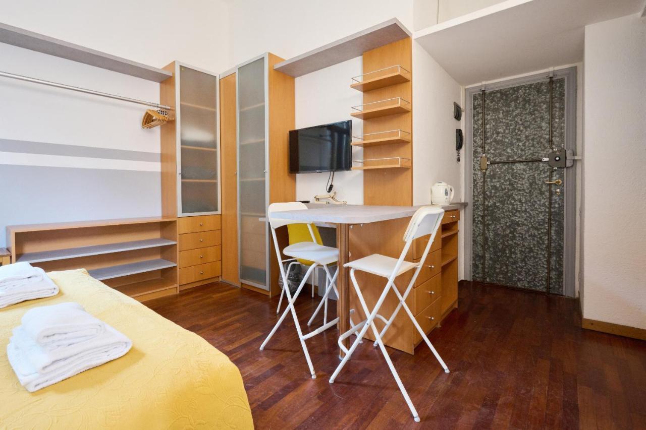 Artist Nadia'S Apartment In Porta Vercellina Milán Exteriér fotografie